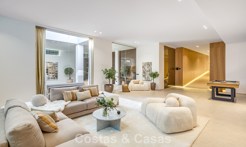 Contemporary mediterranean luxury villa for sale, frontline golf in a prestigious golf community of Nueva Andalucía, Marbella 801928