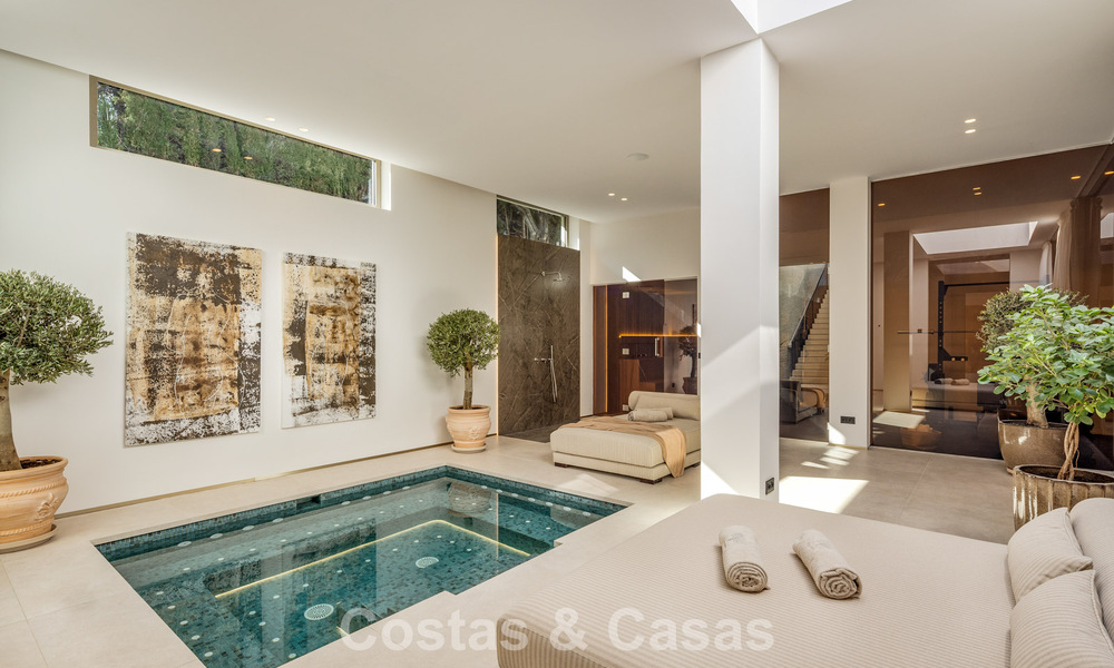 Contemporary mediterranean luxury villa for sale, frontline golf in a prestigious golf community of Nueva Andalucía, Marbella 801929
