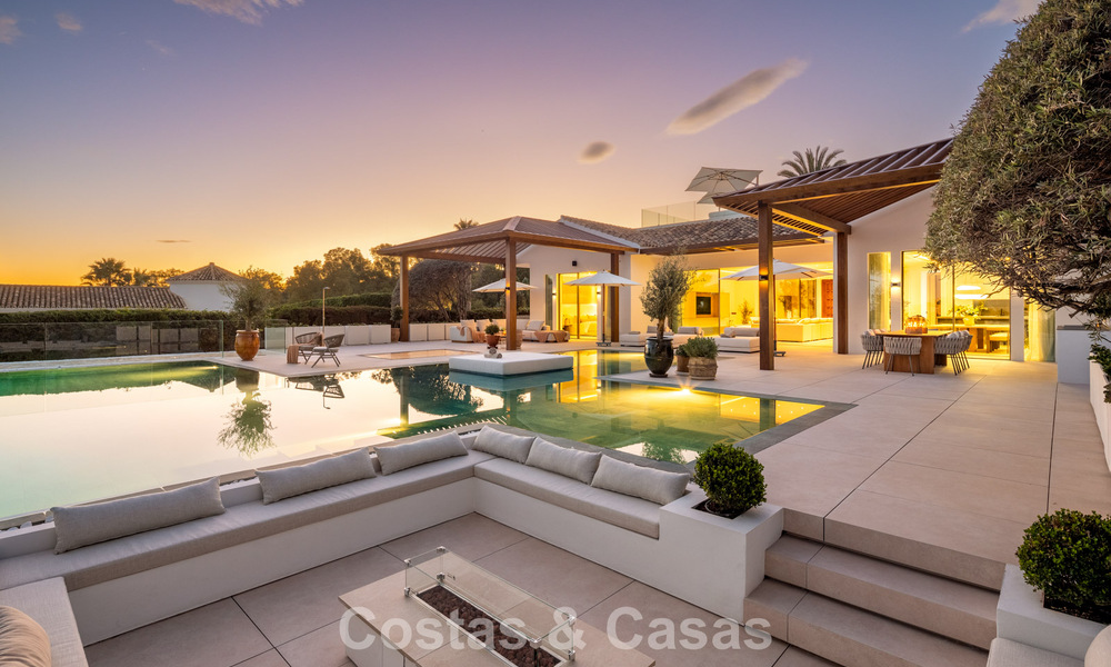 Contemporary mediterranean luxury villa for sale, frontline golf in a prestigious golf community of Nueva Andalucía, Marbella 801937