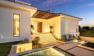 Contemporary mediterranean luxury villa for sale, frontline golf in a prestigious golf community of Nueva Andalucía, Marbella 801938 
