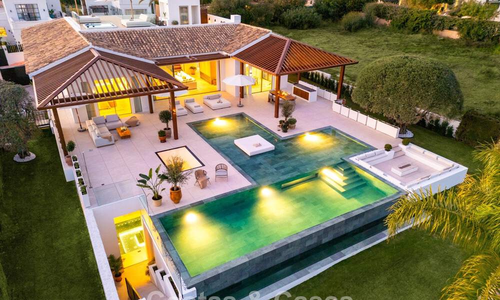 Contemporary mediterranean luxury villa for sale, frontline golf in a prestigious golf community of Nueva Andalucía, Marbella 801940