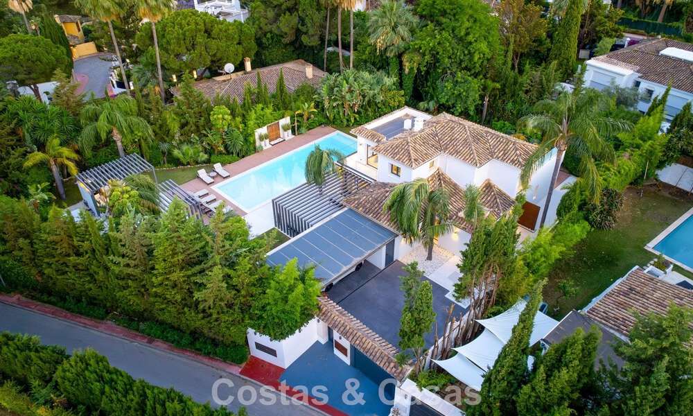 Modern luxury villa with heated swimming pool for sale in Nueva Andalucía's Golf Valley, Marbella 801941