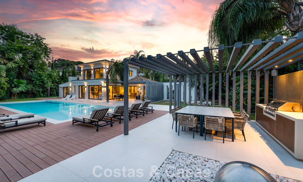 Modern luxury villa with heated swimming pool for sale in Nueva Andalucía's Golf Valley, Marbella 801943