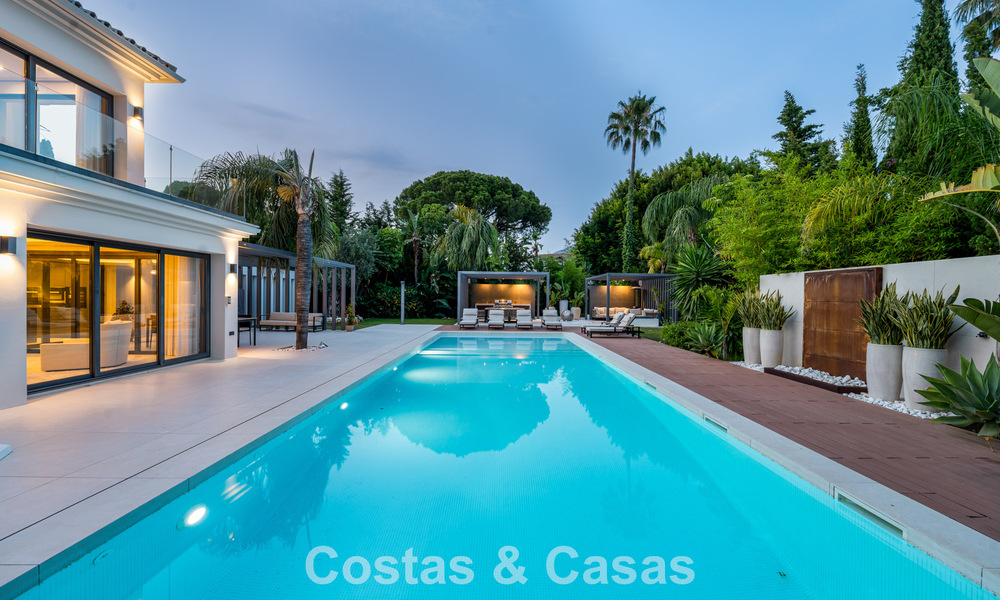 Modern luxury villa with heated swimming pool for sale in Nueva Andalucía's Golf Valley, Marbella 801944