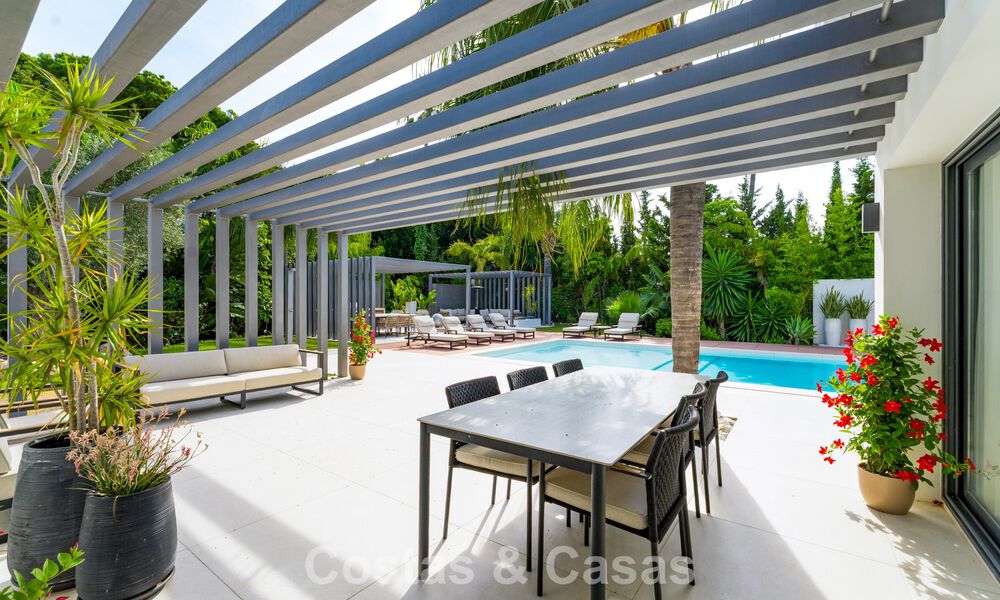 Modern luxury villa with heated swimming pool for sale in Nueva Andalucía's Golf Valley, Marbella 801955