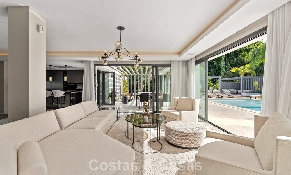 Modern luxury villa with heated swimming pool for sale in Nueva Andalucía's Golf Valley, Marbella 801967