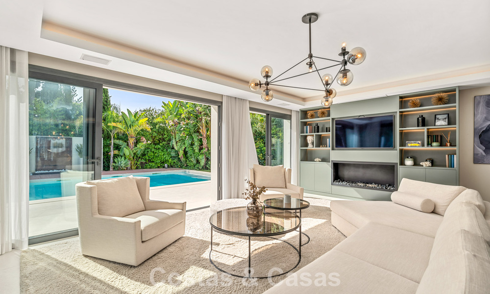 Modern luxury villa with heated swimming pool for sale in Nueva Andalucía's Golf Valley, Marbella 801968