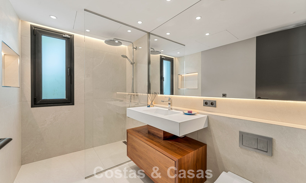 Modern luxury villa with heated swimming pool for sale in Nueva Andalucía's Golf Valley, Marbella 801973