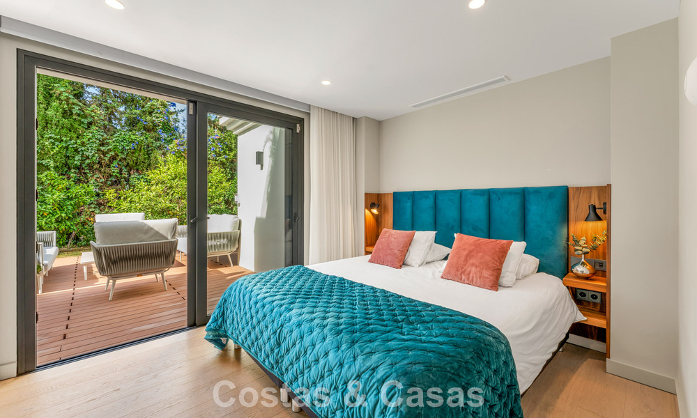 Modern luxury villa with heated swimming pool for sale in Nueva Andalucía's Golf Valley, Marbella 801975