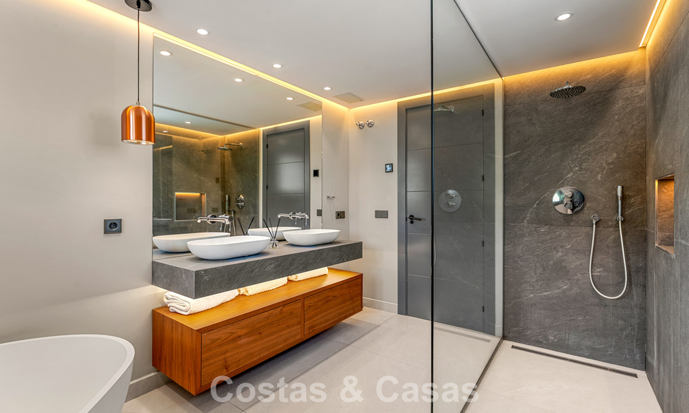Modern luxury villa with heated swimming pool for sale in Nueva Andalucía's Golf Valley, Marbella 801989