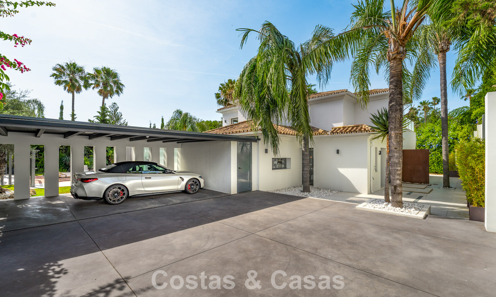 Modern luxury villa with heated swimming pool for sale in Nueva Andalucía's Golf Valley, Marbella 801995