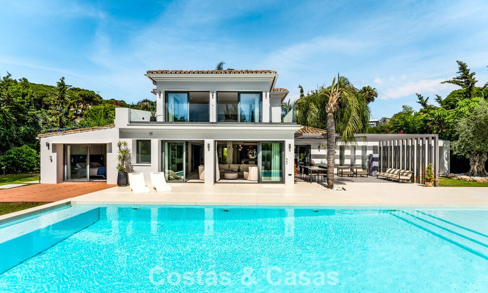 Modern luxury villa with heated swimming pool for sale in Nueva Andalucía's Golf Valley, Marbella 802004