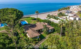 Beachfront renovation villa with exceptional potential for sale on the new golden mile between Marbella and Estepona 802017 