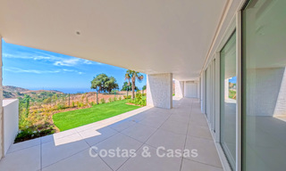 Contemporary new-build apartments with panoramic sea views for sale close to Elviria, East Marbella 802031 