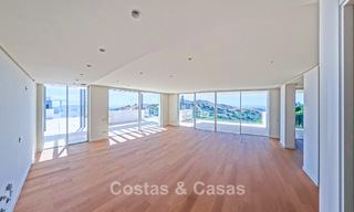 Contemporary new-build apartments with panoramic sea views for sale close to Elviria, East Marbella 802035 