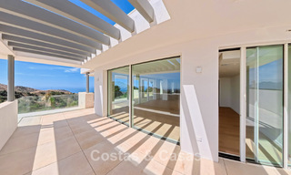 Contemporary new-build apartments with panoramic sea views for sale close to Elviria, East Marbella 802039 