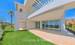 Contemporary new-build apartments with panoramic sea views for sale close to Elviria, East Marbella 802046 