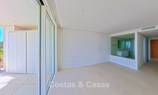 Contemporary new-build apartments with panoramic sea views for sale close to Elviria, East Marbella 802048 