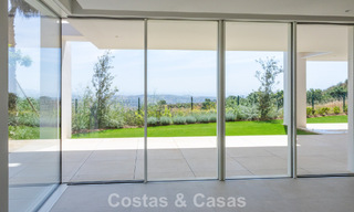 Contemporary new-build apartments with panoramic sea views for sale close to Elviria, East Marbella 802054 