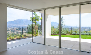 Contemporary new-build apartments with panoramic sea views for sale close to Elviria, East Marbella 802055 