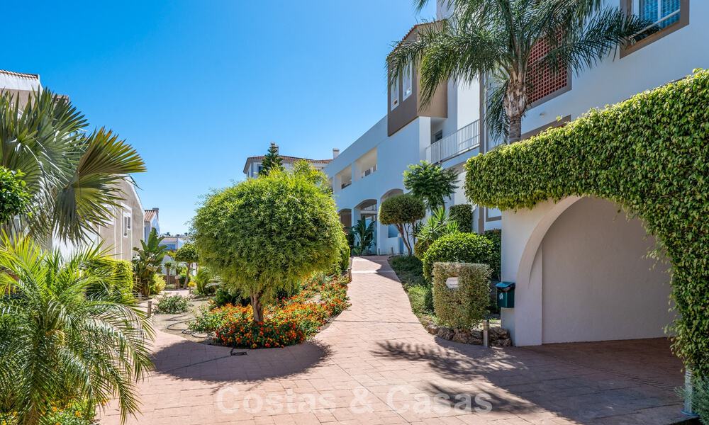 Top-floor apartment for sale on the New Golden Mile between Marbella and Estepona town centre 802059