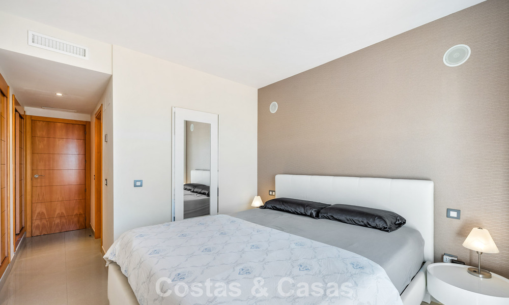 Top-floor apartment for sale on the New Golden Mile between Marbella and Estepona town centre 802068