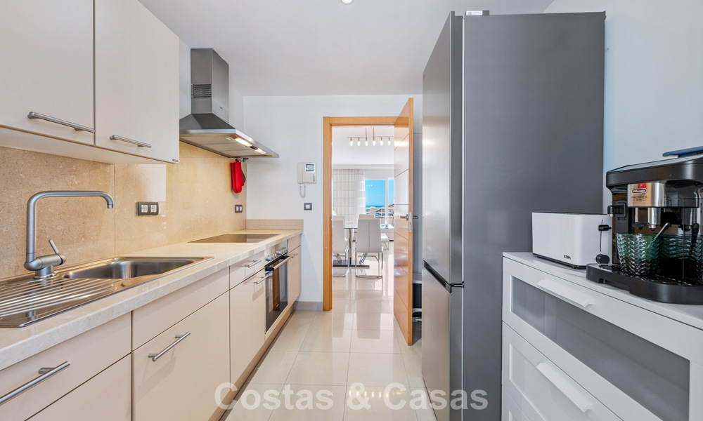 Top-floor apartment for sale on the New Golden Mile between Marbella and Estepona town centre 802073