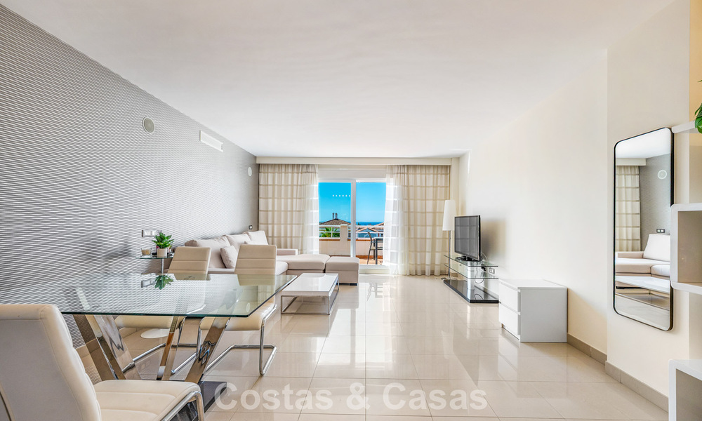 Top-floor apartment for sale on the New Golden Mile between Marbella and Estepona town centre 802076