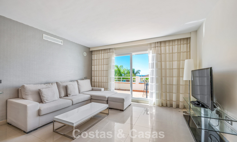 Top-floor apartment for sale on the New Golden Mile between Marbella and Estepona town centre 802079
