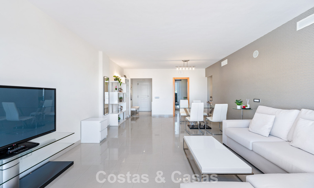 Top-floor apartment for sale on the New Golden Mile between Marbella and Estepona town centre 802081