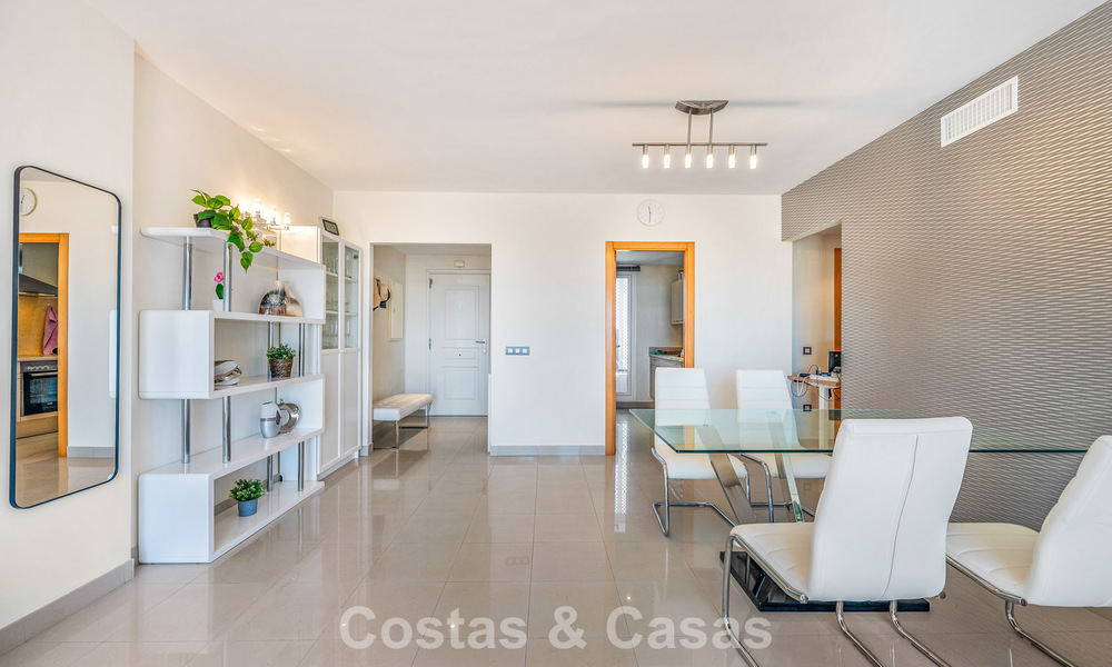 Top-floor apartment for sale on the New Golden Mile between Marbella and Estepona town centre 802082