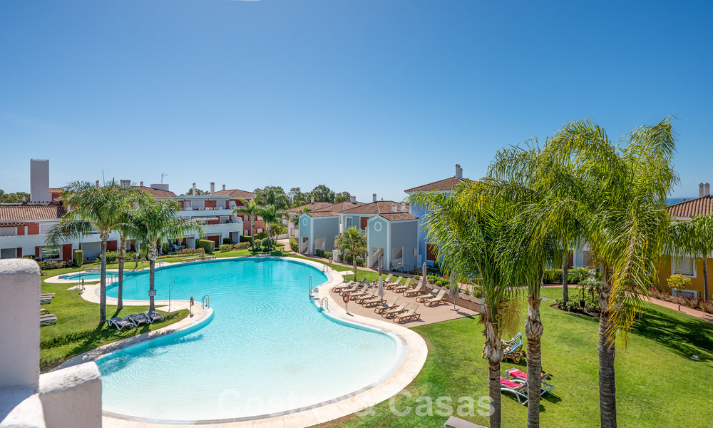 Top-floor apartment for sale on the New Golden Mile between Marbella and Estepona town centre 802085