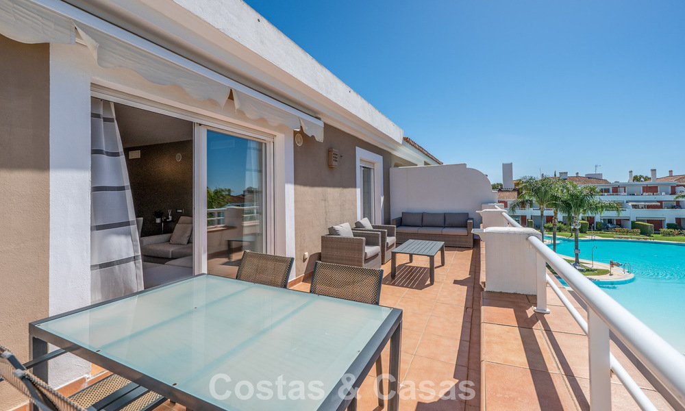 Top-floor apartment for sale on the New Golden Mile between Marbella and Estepona town centre 802088