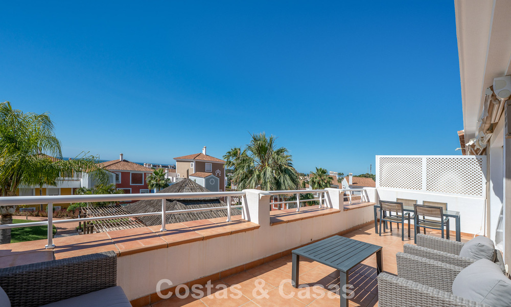 Top-floor apartment for sale on the New Golden Mile between Marbella and Estepona town centre 802091
