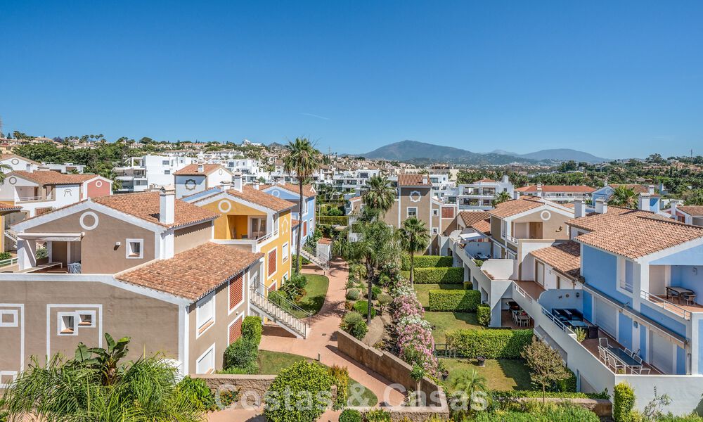 Top-floor apartment for sale on the New Golden Mile between Marbella and Estepona town centre 802092