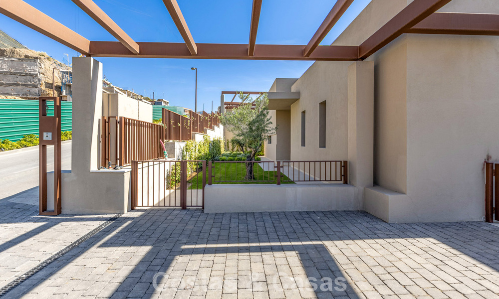 Modern, new, luxury villa with panoramic sea views for sale in the hills of Marbella - Benahavís 802099