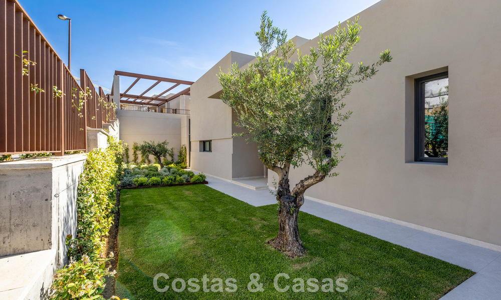 Modern, new, luxury villa with panoramic sea views for sale in the hills of Marbella - Benahavís 802100