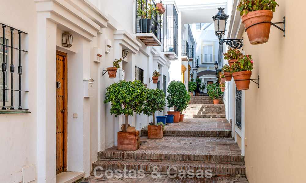 Charming townhouse for sale in an Andalusian village-style complex close to amenities in Nueva Andalucía, Marbella 802346