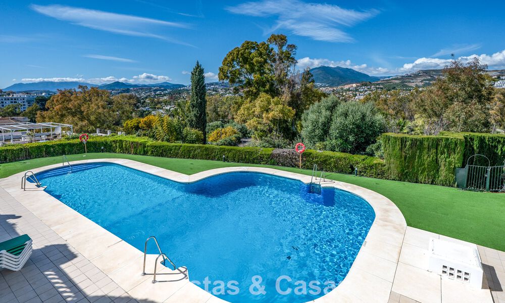 Charming townhouse for sale in an Andalusian village-style complex close to amenities in Nueva Andalucía, Marbella 802348