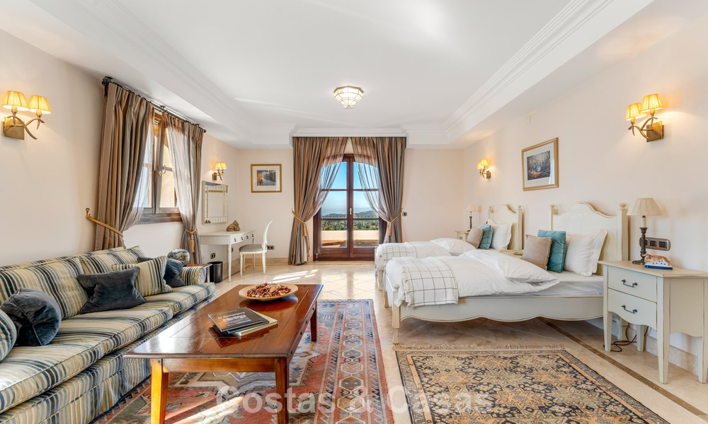 Elegant Spanish estate (Finca) for sale in a green setting on the New Golden Mile between Marbella and Estepona 802220
