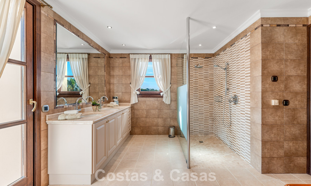 Elegant Spanish estate (Finca) for sale in a green setting on the New Golden Mile between Marbella and Estepona 802222