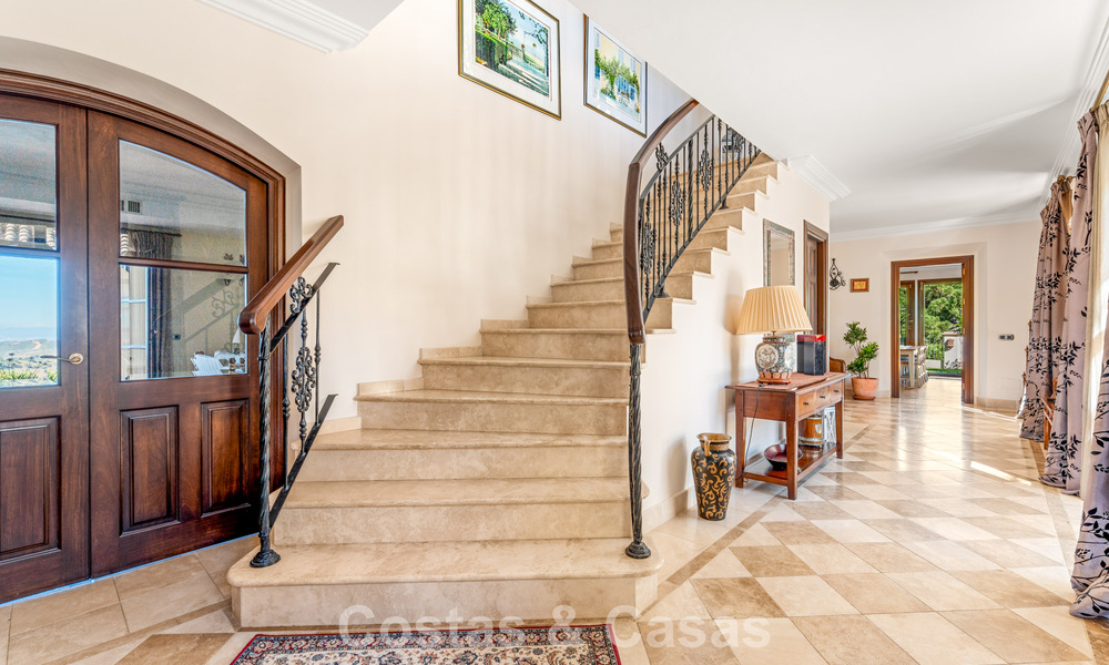 Elegant Spanish estate (Finca) for sale in a green setting on the New Golden Mile between Marbella and Estepona 802245