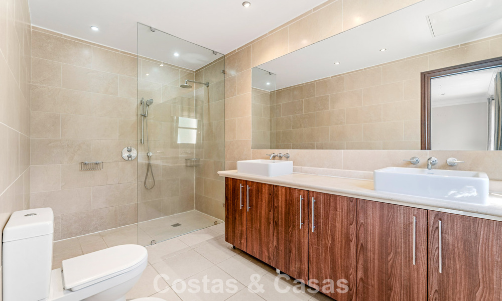 Elegant Spanish estate (Finca) for sale in a green setting on the New Golden Mile between Marbella and Estepona 802250