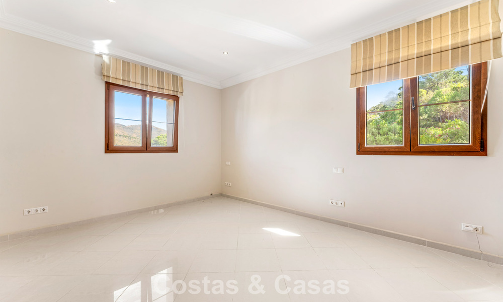 Elegant Spanish estate (Finca) for sale in a green setting on the New Golden Mile between Marbella and Estepona 802251