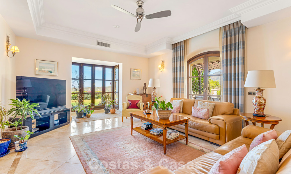 Elegant Spanish estate (Finca) for sale in a green setting on the New Golden Mile between Marbella and Estepona 802263
