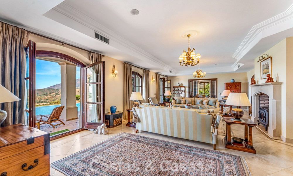 Elegant Spanish estate (Finca) for sale in a green setting on the New Golden Mile between Marbella and Estepona 802266