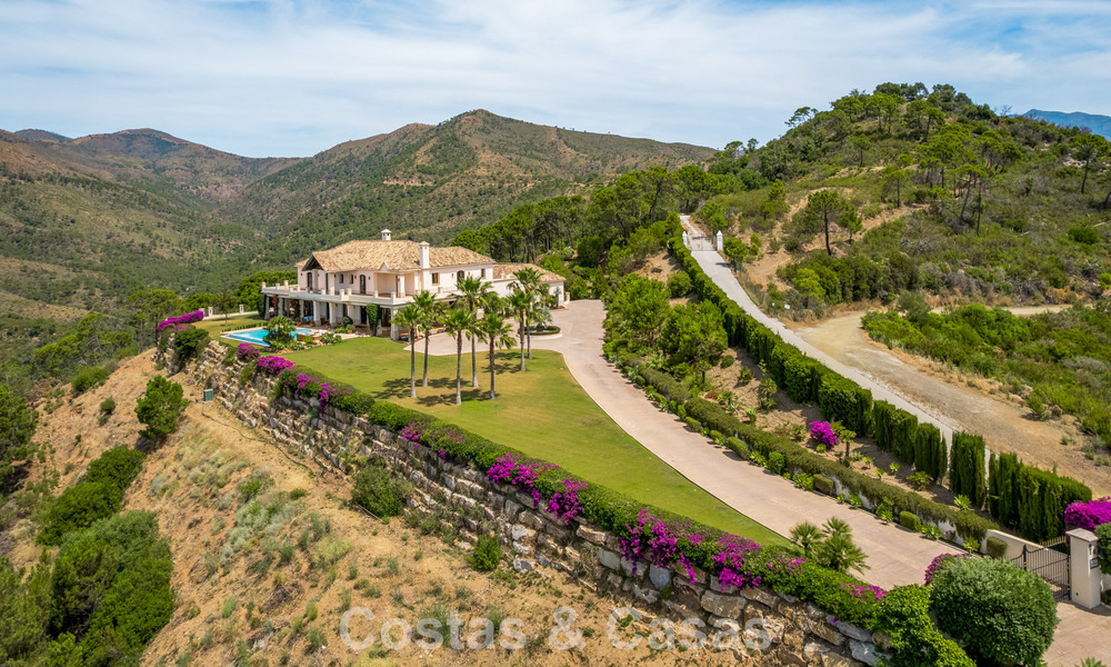 Elegant Spanish estate (Finca) for sale in a green setting on the New Golden Mile between Marbella and Estepona 802283