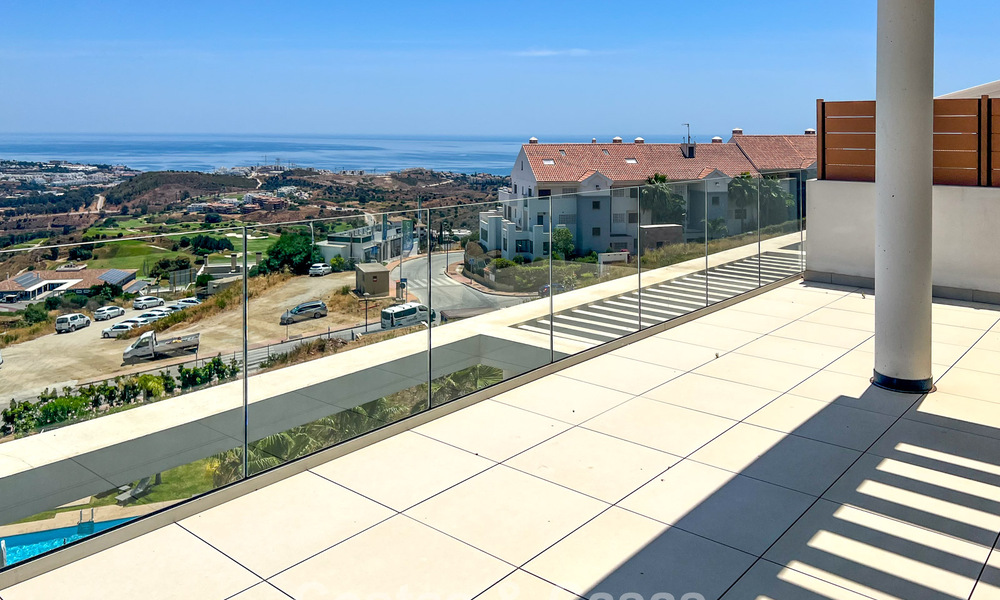 Modern corner apartment in exclusive boutique resort with panoramic sea views close to La Cala de Mijas, Costa del Sol 802129