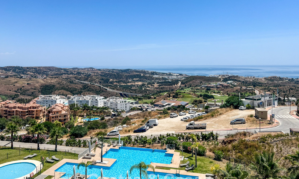 Modern corner apartment in exclusive boutique resort with panoramic sea views close to La Cala de Mijas, Costa del Sol 802131