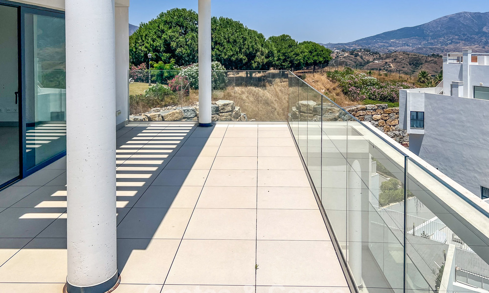 Modern corner apartment in exclusive boutique resort with panoramic sea views close to La Cala de Mijas, Costa del Sol 802133